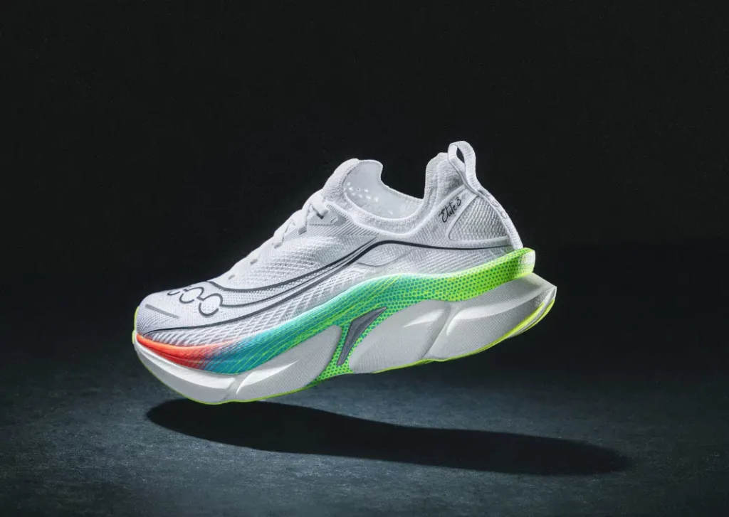 Saucony Endorphin Elite 3: el nuevo par de zapatillas de competición de la marca Saucony